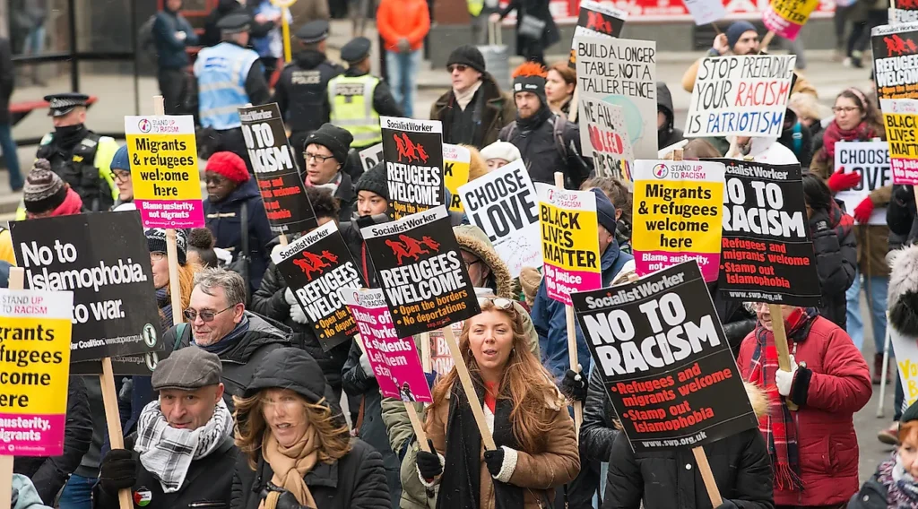 Rioting UK Why Counter-Protesters take to streets as Police clamp down on unrest